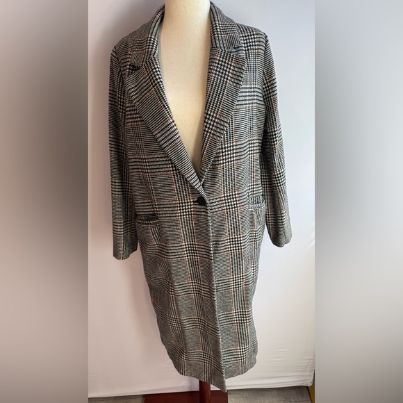 H&M Jackets & Blazers - H&M Plaid Single-Button Long Blazer Coat‎ in Black and Cream